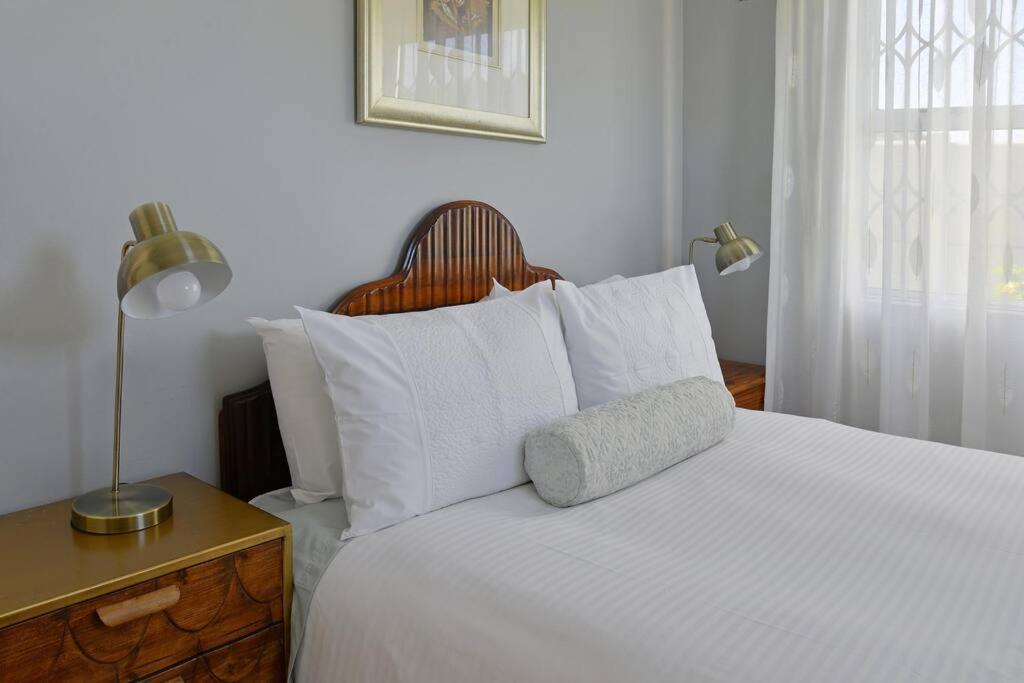 Mawethu 3bed Modern Styled Cottage+parking * Cape Town