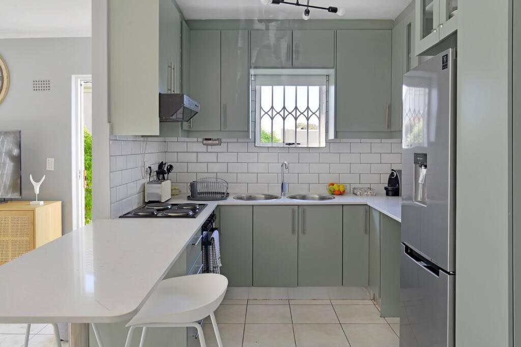 Apartment Mawethu 3bed Modern Styled Cottage+parking *